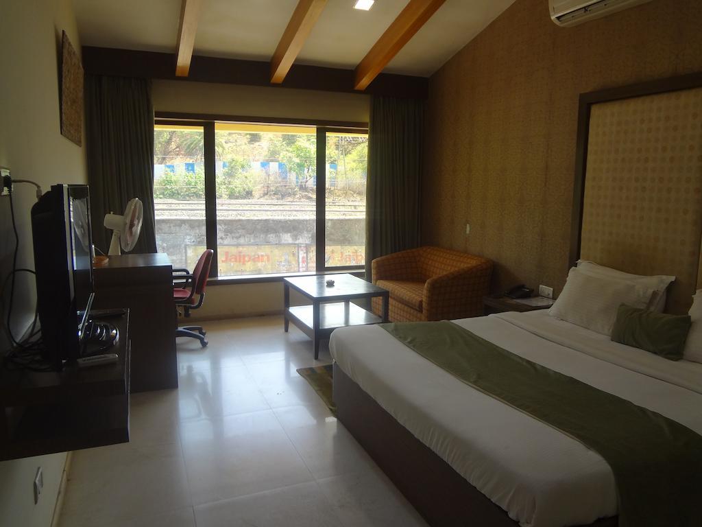 Amazinn Villa Lonavala Room photo